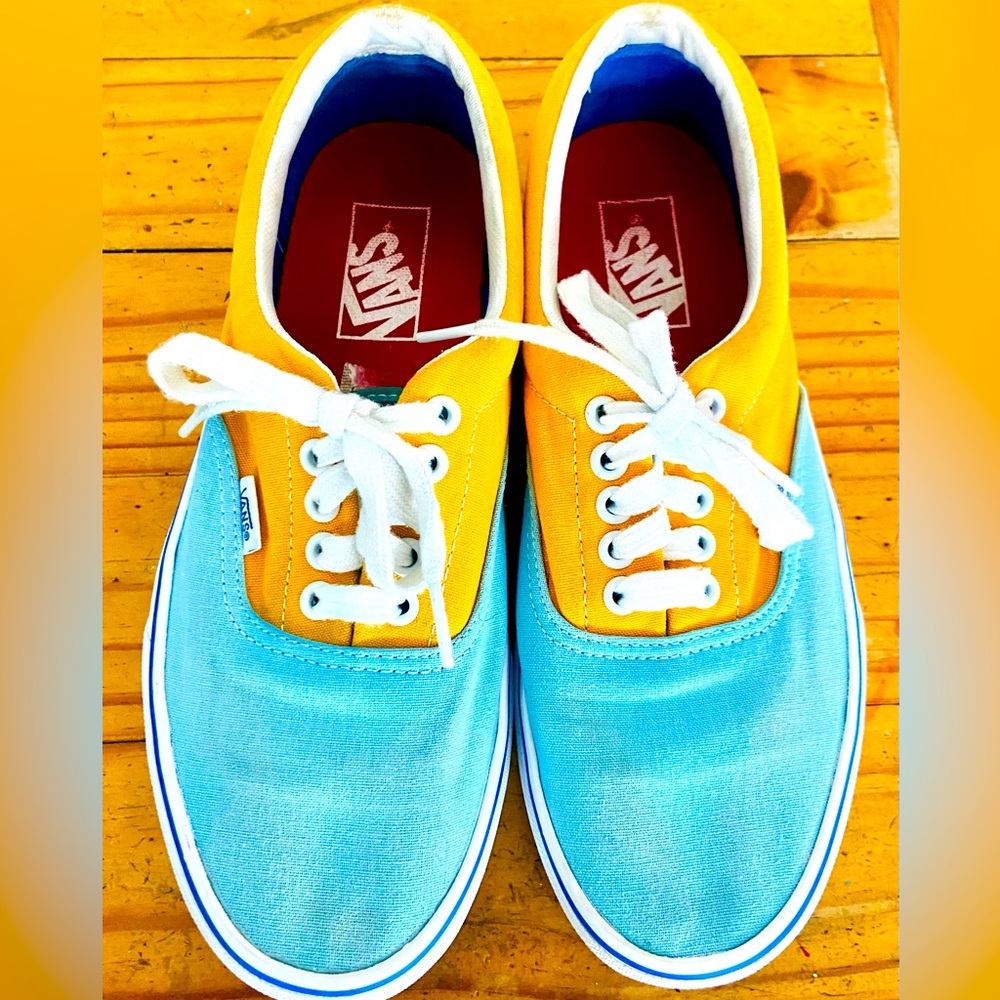 Vans Off The Wall Blue Yellow Pink New Sneaker Men's Size 7.5 men’s / 9 women